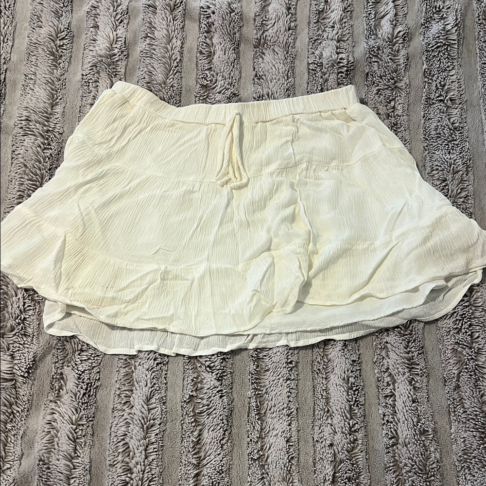La Hearts Cream Textured Mini Skirt